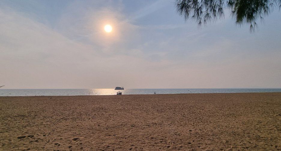 For rent 7 bedrooms retail Space in Bang Lamung, Chonburi