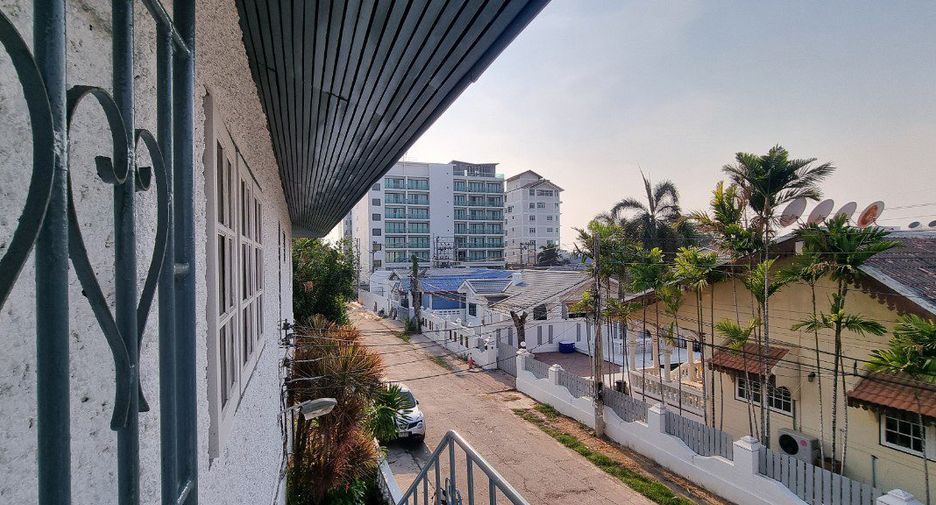 For rent 7 bedrooms retail Space in Bang Lamung, Chonburi