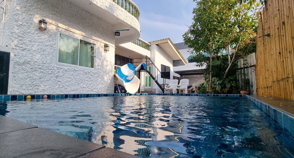 For rent 7 bedrooms retail Space in Bang Lamung, Chonburi