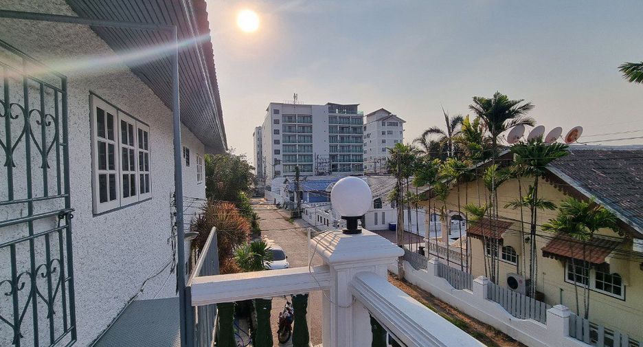 For rent 7 bedrooms retail Space in Bang Lamung, Chonburi