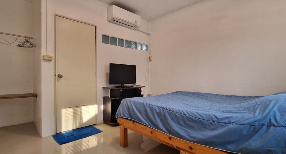 For rent 7 bedrooms retail Space in Bang Lamung, Chonburi