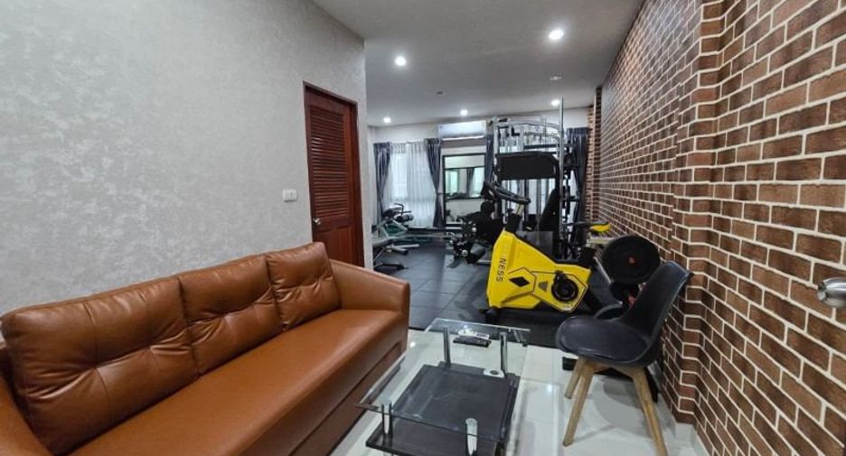 For sale 4 bedrooms house in Bang Lamung, Chonburi