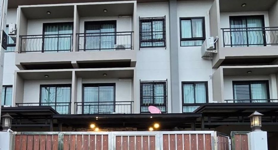 For sale 4 bedrooms house in Bang Lamung, Chonburi