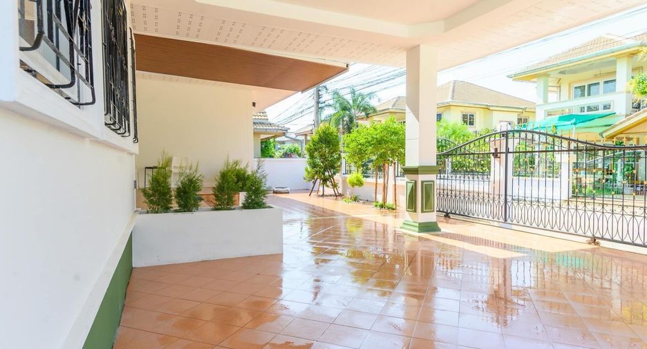 Haus zur Miete mit 3 Zimmer in Bang Lamung, Chonburi