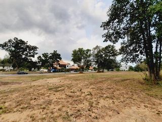 出售 土地 在 Bang Lamung, Chon Buri