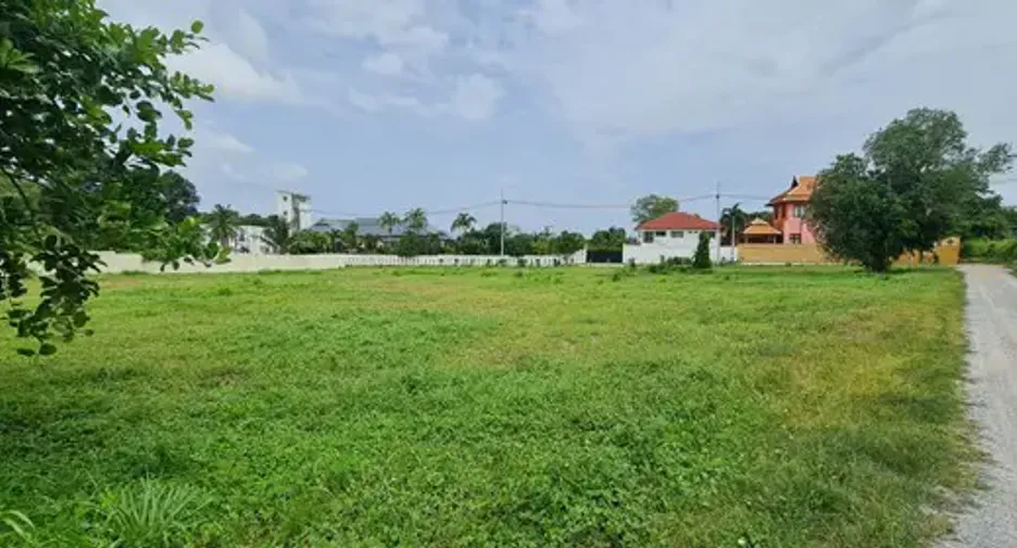 À vendre terrain à Bang Lamung, Chonburi