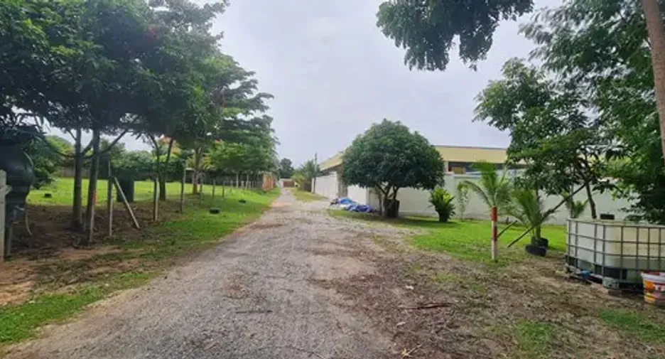 À vendre terrain à Bang Lamung, Chonburi
