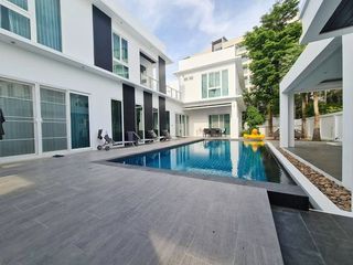 Casa en venta de 5 habitaciones en Bang Lamung, Chonburi