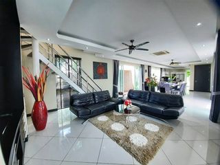 Casa en venta de 5 habitaciones en Bang Lamung, Chonburi