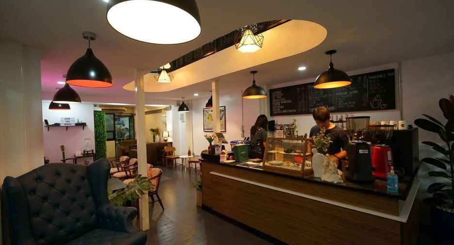 For sale 4 bedrooms retail Space in Mueang Chiang Mai, Chiang Mai