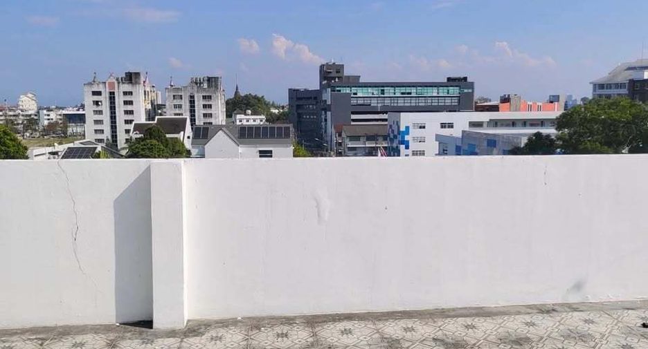 For sale 4 bedrooms retail Space in Mueang Chiang Mai, Chiang Mai