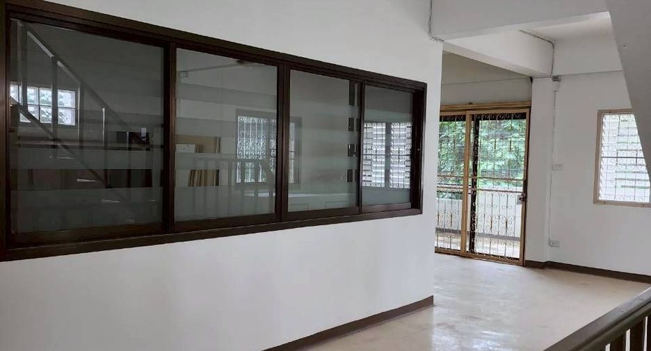 ให้เช่า 3 ห้องนอน ออฟฟิศ ใน เมืองเชียงใหม่, เชียงใหม่