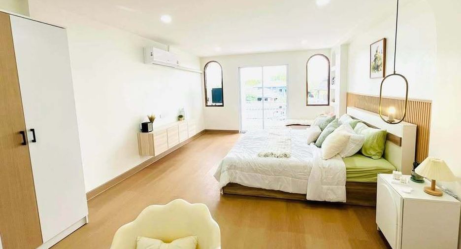 For rent 3 bedrooms townhouse in Mueang Chiang Mai, Chiang Mai