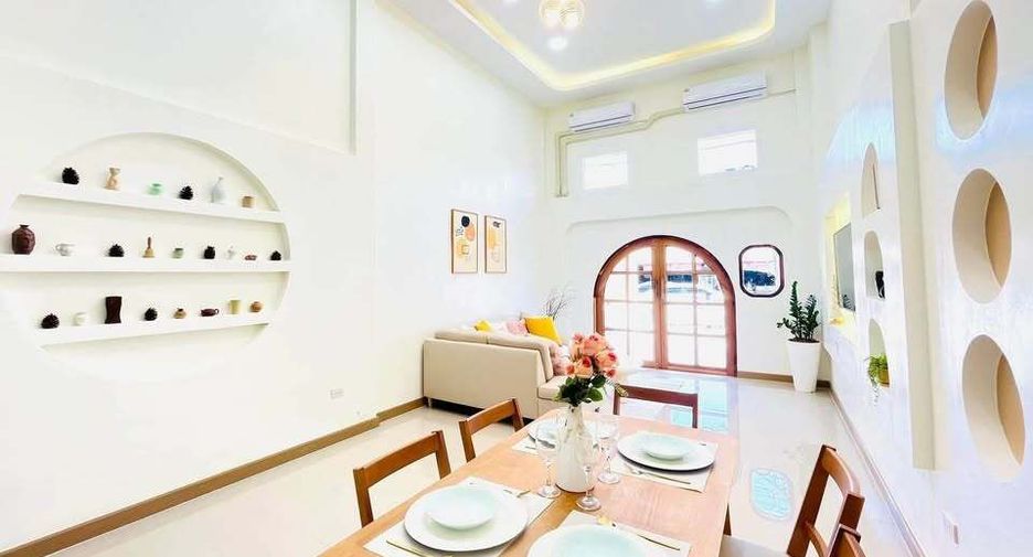 For rent 3 bedrooms townhouse in Mueang Chiang Mai, Chiang Mai