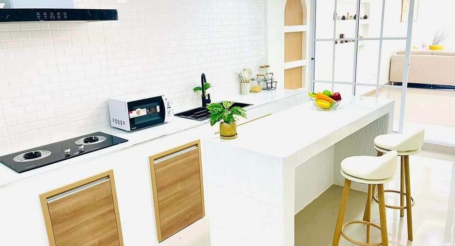 For rent 3 bedrooms townhouse in Mueang Chiang Mai, Chiang Mai