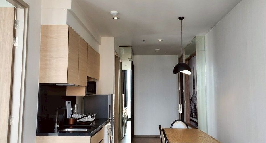 For rent 2 bedrooms condo in Khlong Toei, Bangkok