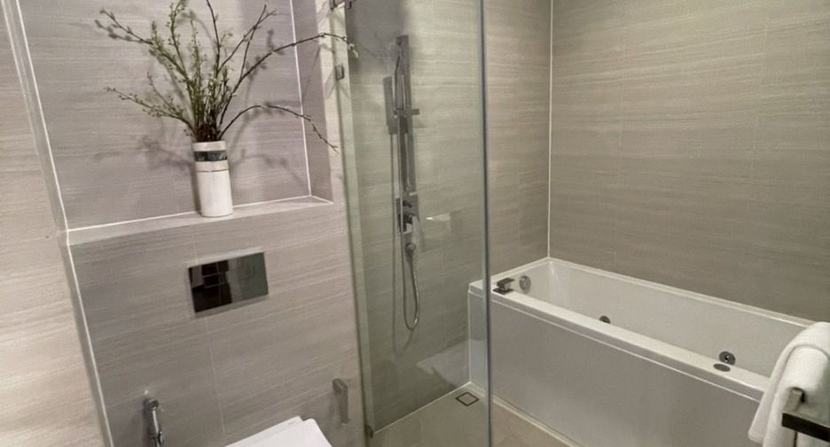 For sale 2 bedrooms condo in Watthana, Bangkok