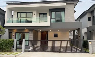 Casa en alquiler de 4 habitaciones en Bang Phli, Samut Prakan