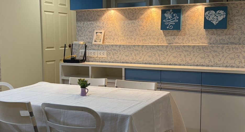 For rent 2 bedrooms condo in Yan Nawa, Bangkok