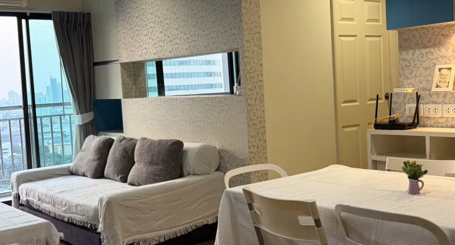 For rent 2 bedrooms condo in Yan Nawa, Bangkok