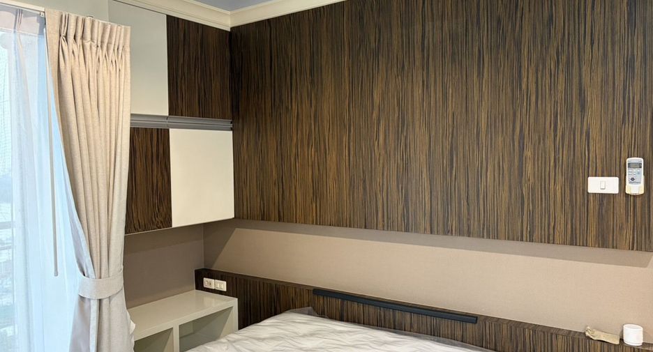 For rent 2 bedrooms condo in Yan Nawa, Bangkok
