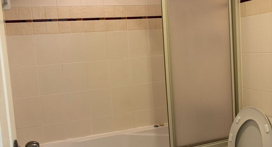 For rent 2 bedrooms condo in Yan Nawa, Bangkok