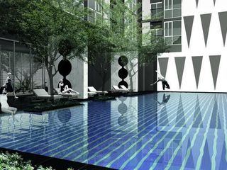 À vendre 2 chambres condo à Huai Khwang, Bangkok