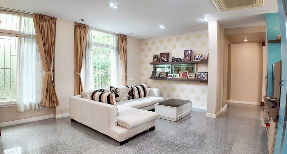 Haus zum Kauf mit 3 Zimmer in Bueng Kum, Bangkok