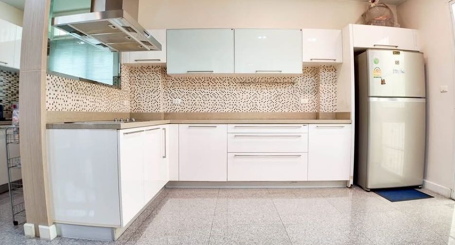 Haus zum Kauf mit 3 Zimmer in Bueng Kum, Bangkok