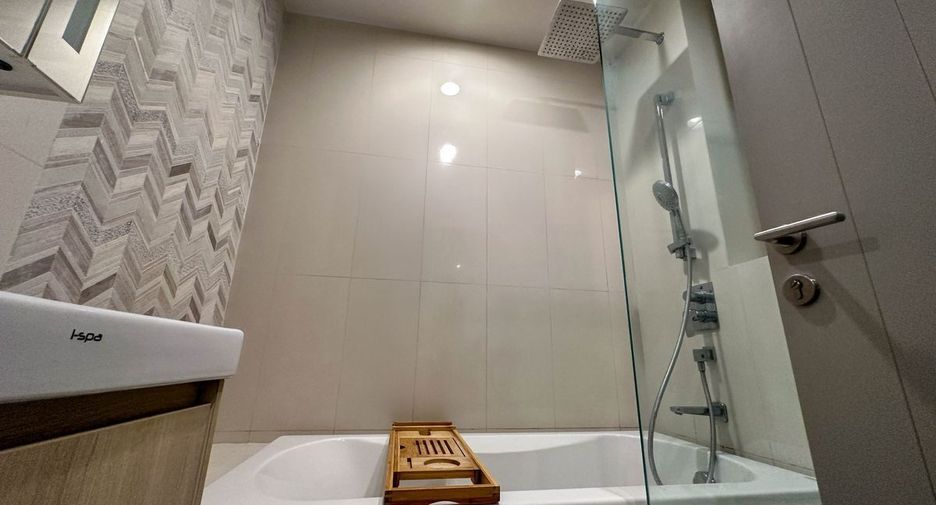 For rent 1 bed condo in Khlong Toei, Bangkok