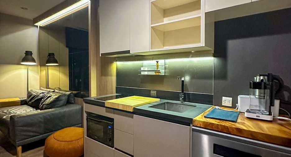 For rent 1 bed condo in Khlong Toei, Bangkok