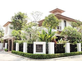 À louer 3 chambres maison à Suan Luang, Bangkok