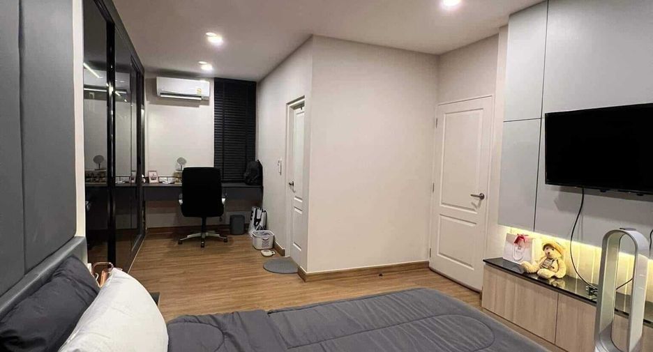 Casa en venta y en alquiler de 4 habitaciones en Lat Krabang, Bangkok