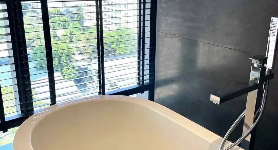 For rent 2 bedrooms condo in Watthana, Bangkok