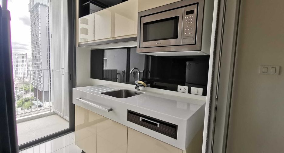 For rent 1 bed condo in Phra Khanong, Bangkok