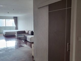 For sale and for rent studio condo in Yan Nawa, Bangkok