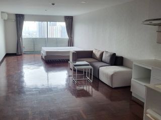 For sale and for rent studio condo in Yan Nawa, Bangkok