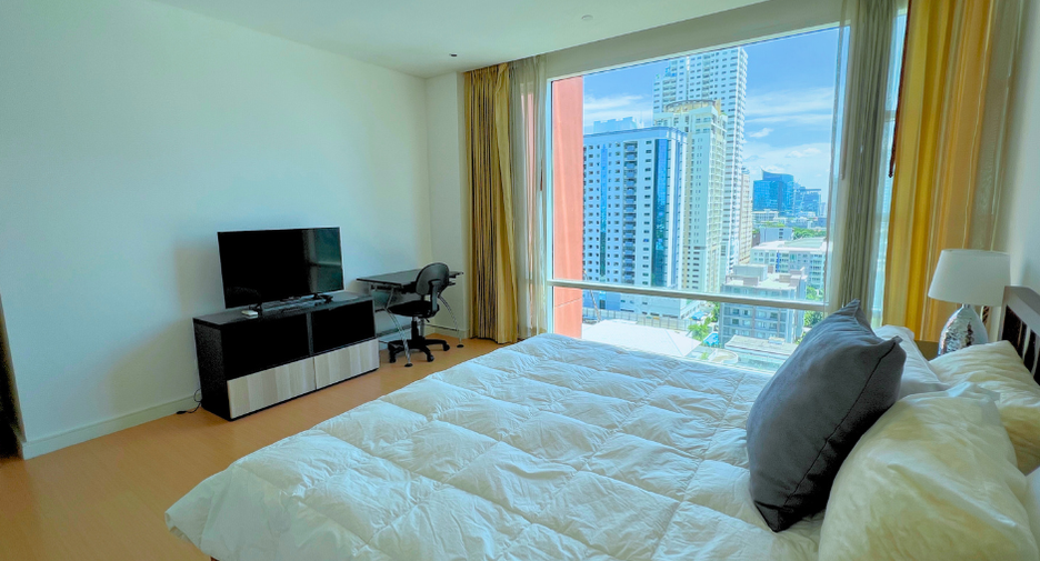 For sale 2 bedrooms condo in Khlong Toei, Bangkok