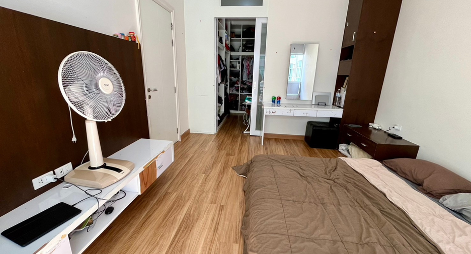 Condo en venta de 2 habitaciones en Bang Kapi, Bangkok