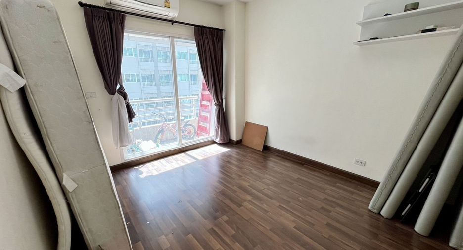 Condo en venta de 2 habitaciones en Bang Kapi, Bangkok