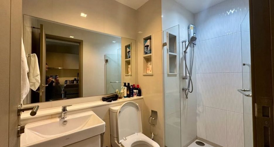 À louer studio condo à Huai Khwang, Bangkok