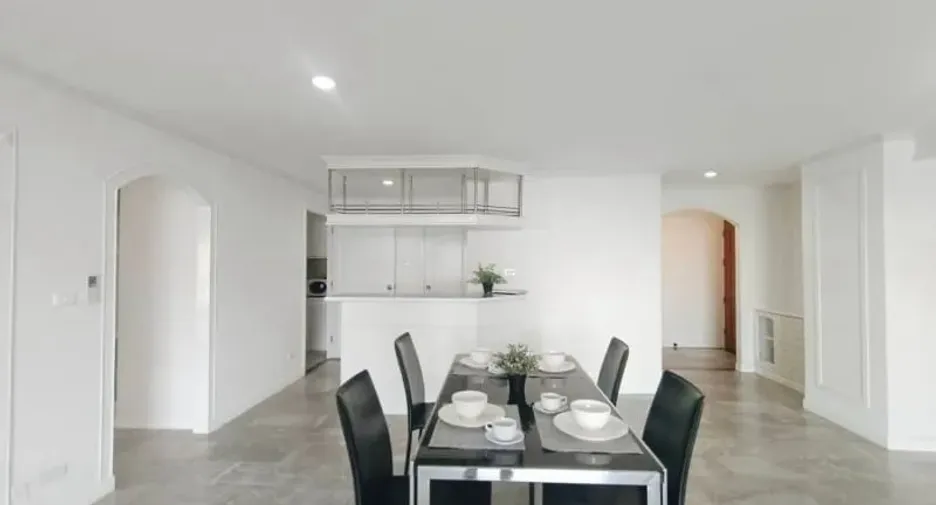 For rent 3 bedrooms condo in Watthana, Bangkok