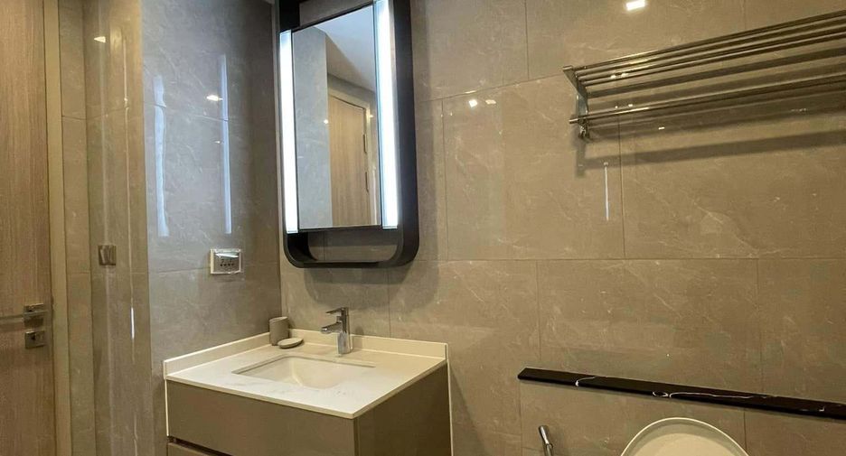 Condo en alquiler de 2 habitaciones en Huai Khwang, Bangkok