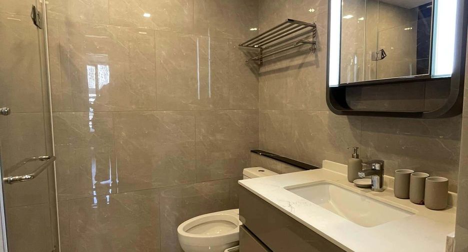 Condo en alquiler de 2 habitaciones en Huai Khwang, Bangkok