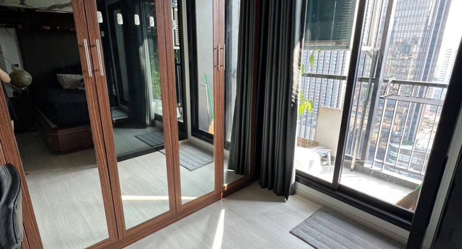 For rent 1 bed condo in Watthana, Bangkok