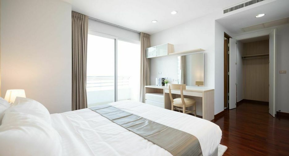For rent 2 bedrooms apartment in Khlong Toei, Bangkok
