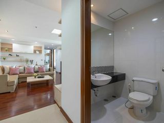Apartamento en alquiler de 2 habitaciones en Khlong Toei, Bangkok