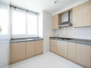 Apartamento en alquiler de 2 habitaciones en Khlong Toei, Bangkok