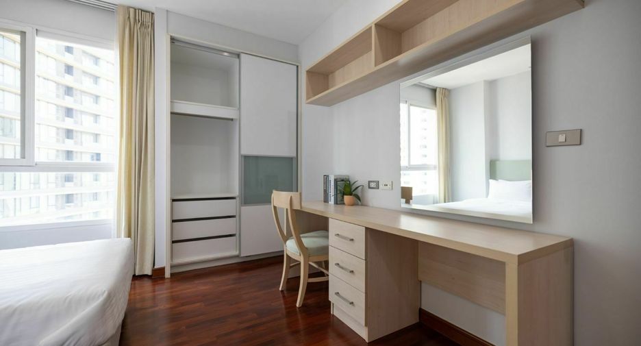 For rent 2 bedrooms apartment in Khlong Toei, Bangkok