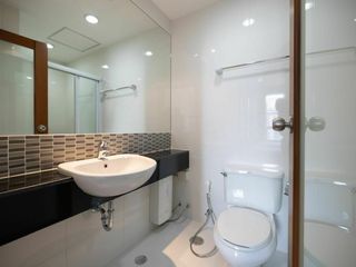 Apartamento en alquiler de 2 habitaciones en Khlong Toei, Bangkok